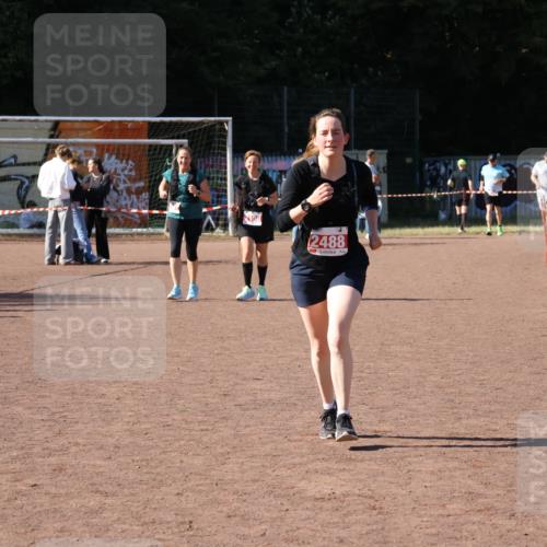 27.09.2026 - 35. Volkslauf durch das schöne Alstertal Strokosch-Dieckow http://msf.ph/oto/10579396 27.09.2026 12:49:35 Ziel 2488 meine-sportfotos.de