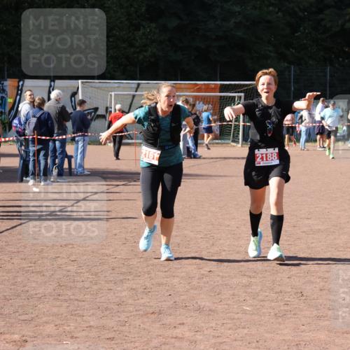 27.09.2026 - 35. Volkslauf durch das schöne Alstertal Strokosch-Dieckow http://msf.ph/oto/10579410 27.09.2026 12:49:42 Ziel 2161, 2181, 2188 meine-sportfotos.de