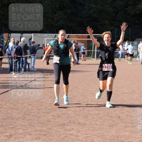 27.09.2026 - 35. Volkslauf durch das schöne Alstertal Strokosch-Dieckow http://msf.ph/oto/10579419 27.09.2026 12:49:42 Ziel 2161, 2181, 2188 meine-sportfotos.de