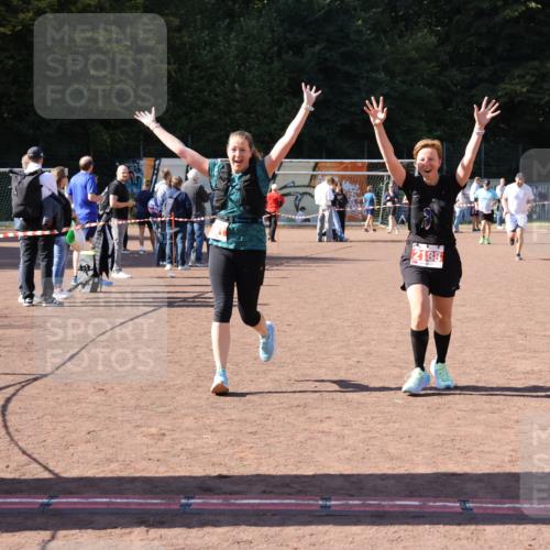 27.09.2026 - 35. Volkslauf durch das schöne Alstertal Strokosch-Dieckow http://msf.ph/oto/10579476 27.09.2026 12:49:43 Ziel 2161, 2181, 2188 meine-sportfotos.de