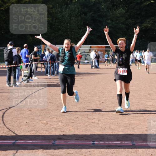27.09.2026 - 35. Volkslauf durch das schöne Alstertal Strokosch-Dieckow http://msf.ph/oto/10579480 27.09.2026 12:49:43 Ziel 2161, 2181, 2188 meine-sportfotos.de