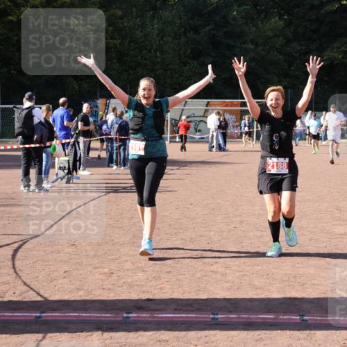 27.09.2026 - 35. Volkslauf durch das schöne Alstertal Strokosch-Dieckow http://msf.ph/oto/10579495 27.09.2026 12:49:43 Ziel 2161, 2181, 2188 meine-sportfotos.de