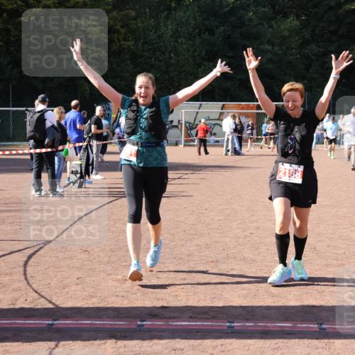 27.09.2026 - 35. Volkslauf durch das schöne Alstertal Strokosch-Dieckow http://msf.ph/oto/10579520 27.09.2026 12:49:44 Ziel 2161, 2181, 2188 meine-sportfotos.de