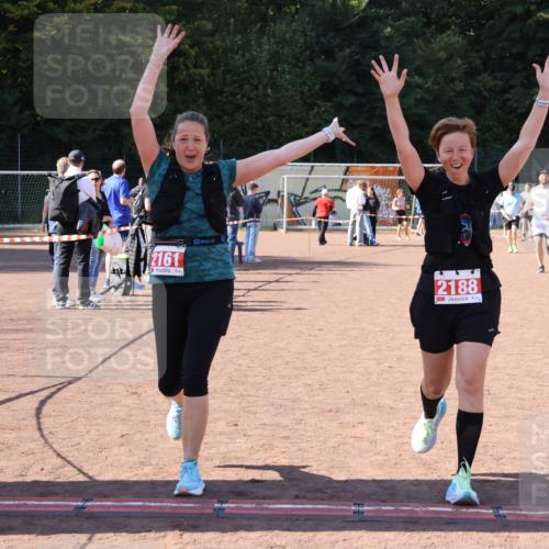 27.09.2026 - 35. Volkslauf durch das schöne Alstertal Strokosch-Dieckow http://msf.ph/oto/10579555 27.09.2026 12:49:44 Ziel 2161, 2181, 2188 meine-sportfotos.de