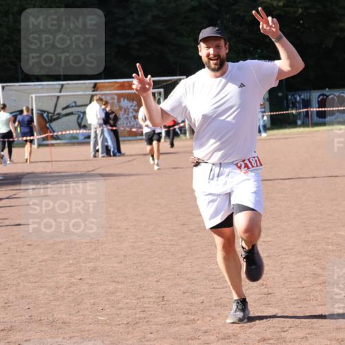 27.09.2026 - 35. Volkslauf durch das schöne Alstertal Strokosch-Dieckow http://msf.ph/oto/10579605 27.09.2026 12:49:50 Ziel 1651, 2181 meine-sportfotos.de