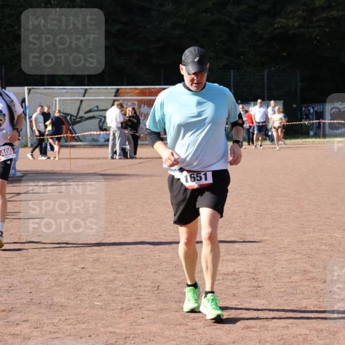 27.09.2026 - 35. Volkslauf durch das schöne Alstertal Strokosch-Dieckow http://msf.ph/oto/10579618 27.09.2026 12:49:58 Ziel 1651, 2400 meine-sportfotos.de