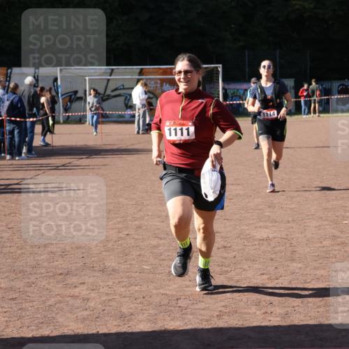 27.09.2026 - 35. Volkslauf durch das schöne Alstertal Strokosch-Dieckow http://msf.ph/oto/10579942 27.09.2026 12:53:31 Ziel 1111, 1114 meine-sportfotos.de