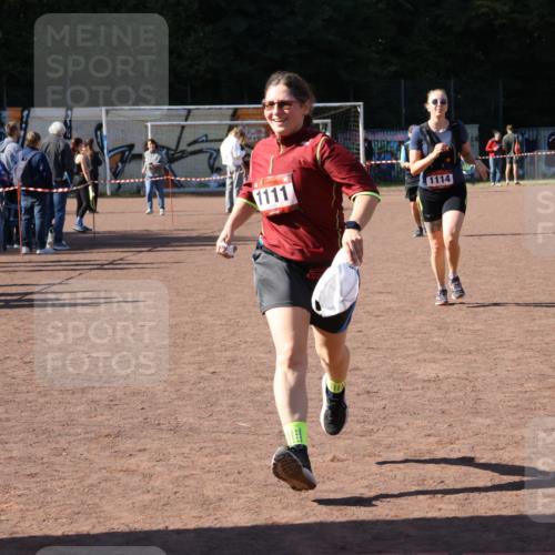 27.09.2026 - 35. Volkslauf durch das schöne Alstertal Strokosch-Dieckow http://msf.ph/oto/10579950 27.09.2026 12:53:32 Ziel 1111, 1114, 2356 meine-sportfotos.de