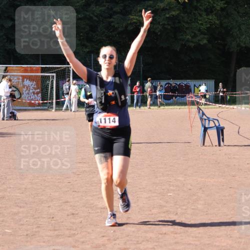 27.09.2026 - 35. Volkslauf durch das schöne Alstertal Strokosch-Dieckow http://msf.ph/oto/10579988 27.09.2026 12:53:34 Ziel 1111, 1114, 2356 meine-sportfotos.de