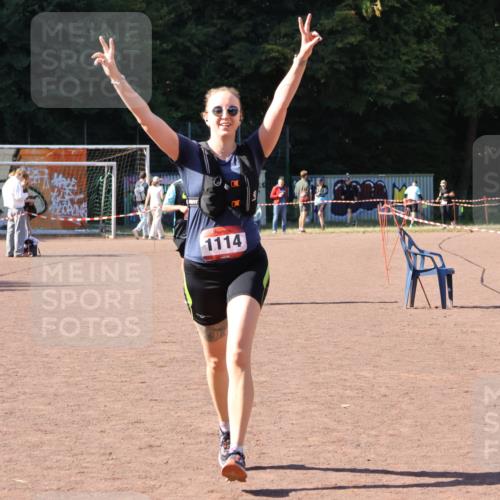 27.09.2026 - 35. Volkslauf durch das schöne Alstertal Strokosch-Dieckow http://msf.ph/oto/10579998 27.09.2026 12:53:34 Ziel 1111, 1114, 2356 meine-sportfotos.de