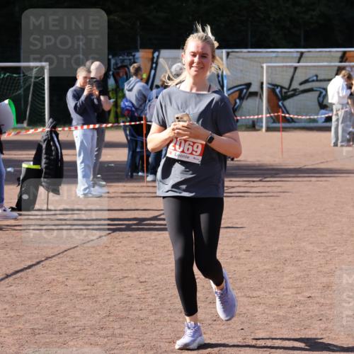 27.09.2026 - 35. Volkslauf durch das schöne Alstertal Strokosch-Dieckow http://msf.ph/oto/10580254 27.09.2026 12:54:20 Ziel 2069, 2309, 2316 meine-sportfotos.de