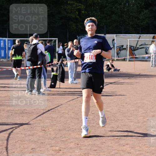 27.09.2026 - 35. Volkslauf durch das schöne Alstertal Strokosch-Dieckow http://msf.ph/oto/10580303 27.09.2026 12:54:25 Ziel 2069, 2316 meine-sportfotos.de