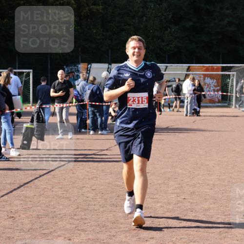 27.09.2026 - 35. Volkslauf durch das schöne Alstertal Strokosch-Dieckow http://msf.ph/oto/10580333 27.09.2026 12:54:34 Ziel 2315 meine-sportfotos.de