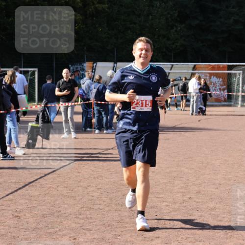 27.09.2026 - 35. Volkslauf durch das schöne Alstertal Strokosch-Dieckow http://msf.ph/oto/10580338 27.09.2026 12:54:34 Ziel 2315 meine-sportfotos.de