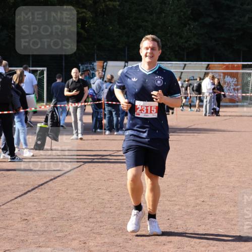 27.09.2026 - 35. Volkslauf durch das schöne Alstertal Strokosch-Dieckow http://msf.ph/oto/10580345 27.09.2026 12:54:34 Ziel 2315 meine-sportfotos.de