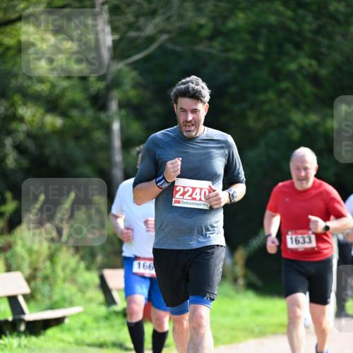 27.09.2026 - 35. Volkslauf durch das schöne Alstertal Dr. Thomas Lammeyer http://msf.ph/oto/10580401 27.09.2026 12:15:31 Laufen 166, 10, 2240, 1633 meine-sportfotos.de