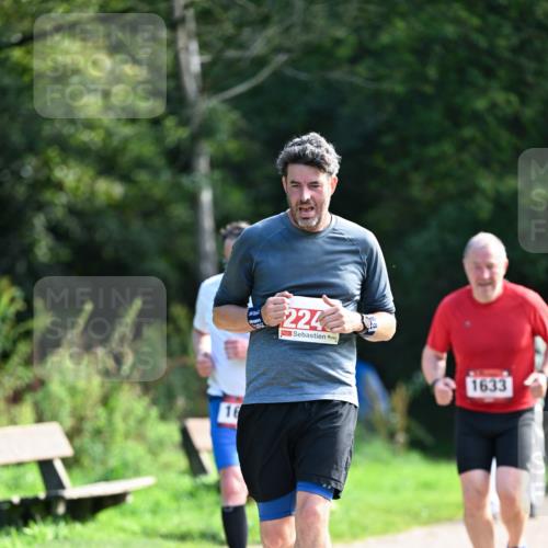27.09.2026 - 35. Volkslauf durch das schöne Alstertal Dr. Thomas Lammeyer http://msf.ph/oto/10580403 27.09.2026 12:15:31 Laufen 16, 224, 1633 meine-sportfotos.de