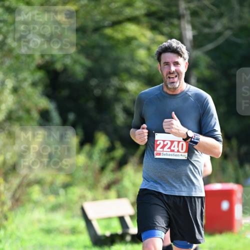 27.09.2026 - 35. Volkslauf durch das schöne Alstertal Dr. Thomas Lammeyer http://msf.ph/oto/10580412 27.09.2026 12:15:32 Laufen 2240, 1000 meine-sportfotos.de