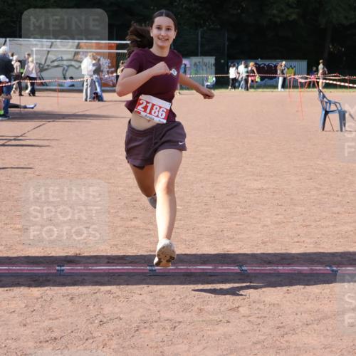 27.09.2026 - 35. Volkslauf durch das schöne Alstertal Strokosch-Dieckow http://msf.ph/oto/10580606 27.09.2026 12:57:07 Ziel 2186 meine-sportfotos.de
