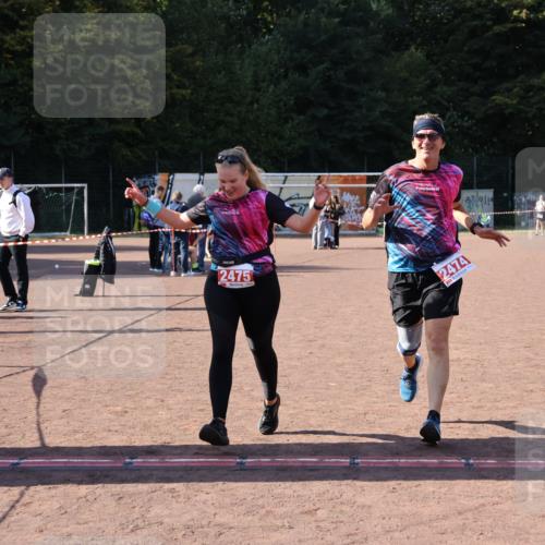 27.09.2026 - 35. Volkslauf durch das schöne Alstertal Strokosch-Dieckow http://msf.ph/oto/10580697 27.09.2026 12:57:36 Ziel 2474, 2475 meine-sportfotos.de