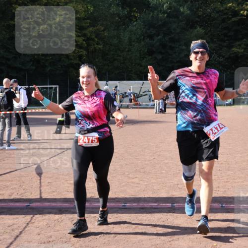 27.09.2026 - 35. Volkslauf durch das schöne Alstertal Strokosch-Dieckow http://msf.ph/oto/10580742 27.09.2026 12:57:37 Ziel 2474, 2475 meine-sportfotos.de