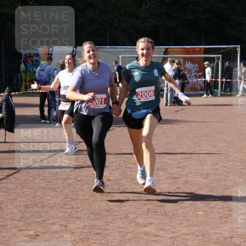27.09.2026 - 35. Volkslauf durch das schöne Alstertal Strokosch-Dieckow http://msf.ph/oto/10580777 27.09.2026 12:57:54 Ziel 2001, 2006, 2264 meine-sportfotos.de