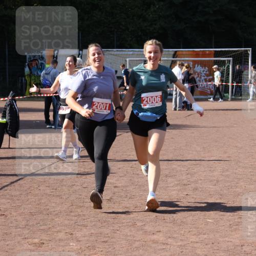 27.09.2026 - 35. Volkslauf durch das schöne Alstertal Strokosch-Dieckow http://msf.ph/oto/10580783 27.09.2026 12:57:54 Ziel 2001, 2006, 2264 meine-sportfotos.de