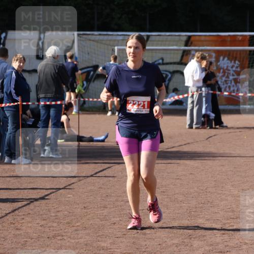 27.09.2026 - 35. Volkslauf durch das schöne Alstertal Strokosch-Dieckow http://msf.ph/oto/10580907 27.09.2026 12:59:01 Ziel 1661, 2221 meine-sportfotos.de