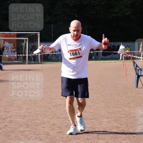 27.09.2026 - 35. Volkslauf durch das schöne Alstertal Strokosch-Dieckow http://msf.ph/oto/10580954 27.09.2026 12:59:04 Ziel 1661, 2221 meine-sportfotos.de