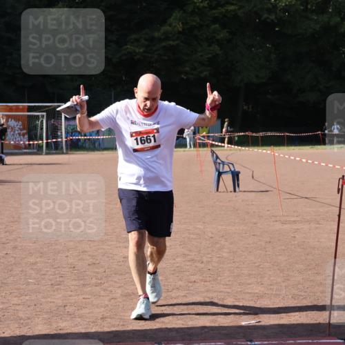 27.09.2026 - 35. Volkslauf durch das schöne Alstertal Strokosch-Dieckow http://msf.ph/oto/10580973 27.09.2026 12:59:06 Ziel 1661, 2221 meine-sportfotos.de