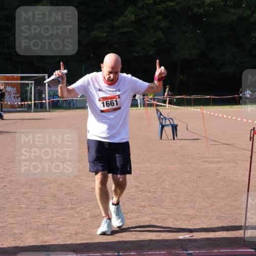 27.09.2026 - 35. Volkslauf durch das schöne Alstertal Strokosch-Dieckow http://msf.ph/oto/10580977 27.09.2026 12:59:06 Ziel 1661, 2221 meine-sportfotos.de