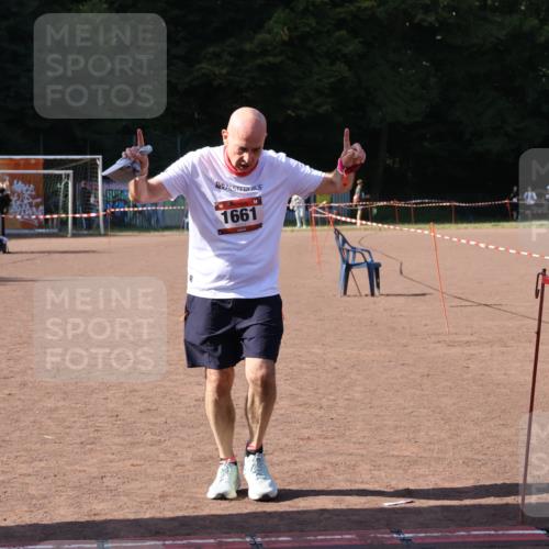 27.09.2026 - 35. Volkslauf durch das schöne Alstertal Strokosch-Dieckow http://msf.ph/oto/10580982 27.09.2026 12:59:06 Ziel 1661, 2221 meine-sportfotos.de