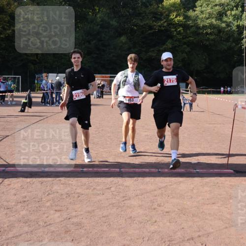 27.09.2026 - 35. Volkslauf durch das schöne Alstertal Strokosch-Dieckow http://msf.ph/oto/10581069 27.09.2026 12:59:30 Ziel 1653, 2175, 2190 meine-sportfotos.de