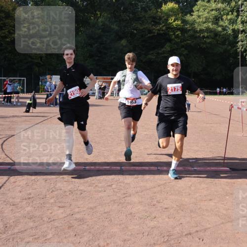 27.09.2026 - 35. Volkslauf durch das schöne Alstertal Strokosch-Dieckow http://msf.ph/oto/10581079 27.09.2026 12:59:30 Ziel 1653, 2175, 2190 meine-sportfotos.de