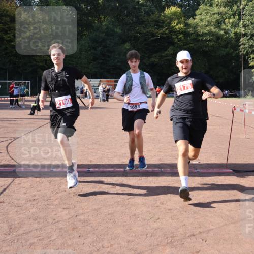 27.09.2026 - 35. Volkslauf durch das schöne Alstertal Strokosch-Dieckow http://msf.ph/oto/10581094 27.09.2026 12:59:31 Ziel 1653, 2175, 2190 meine-sportfotos.de