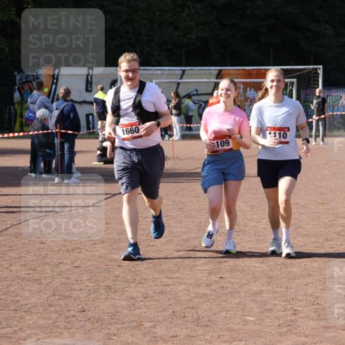 27.09.2026 - 35. Volkslauf durch das schöne Alstertal Strokosch-Dieckow http://msf.ph/oto/10581414 27.09.2026 13:01:14 Ziel 1109, 1110, 1660 meine-sportfotos.de