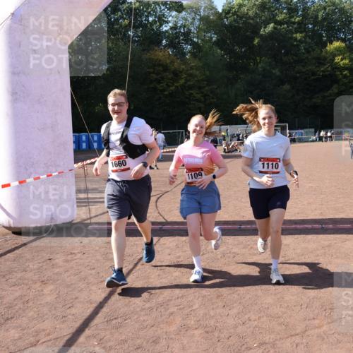 27.09.2026 - 35. Volkslauf durch das schöne Alstertal Strokosch-Dieckow http://msf.ph/oto/10581489 27.09.2026 13:01:18 Ziel 1109, 1110, 1660 meine-sportfotos.de