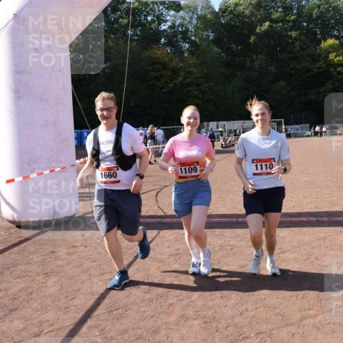 27.09.2026 - 35. Volkslauf durch das schöne Alstertal Strokosch-Dieckow http://msf.ph/oto/10581497 27.09.2026 13:01:18 Ziel 1109, 1110, 1660 meine-sportfotos.de