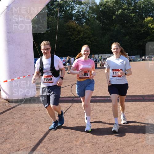 27.09.2026 - 35. Volkslauf durch das schöne Alstertal Strokosch-Dieckow http://msf.ph/oto/10581502 27.09.2026 13:01:18 Ziel 1109, 1110, 1660 meine-sportfotos.de