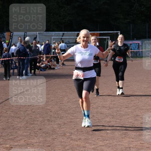 27.09.2026 - 35. Volkslauf durch das schöne Alstertal Strokosch-Dieckow http://msf.ph/oto/10581525 27.09.2026 13:02:26 Ziel 1107, 1108, 2035 meine-sportfotos.de