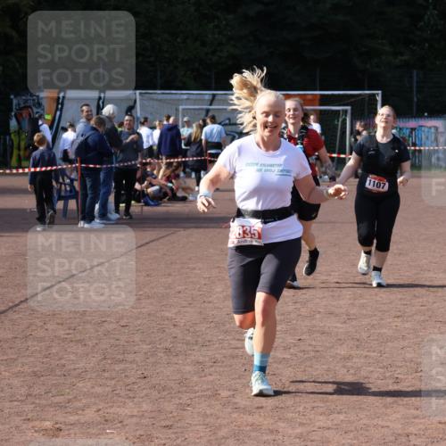 27.09.2026 - 35. Volkslauf durch das schöne Alstertal Strokosch-Dieckow http://msf.ph/oto/10581540 27.09.2026 13:02:26 Ziel 1107, 1108, 2035 meine-sportfotos.de