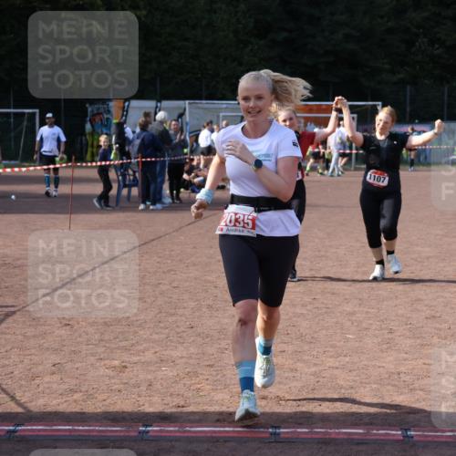 27.09.2026 - 35. Volkslauf durch das schöne Alstertal Strokosch-Dieckow http://msf.ph/oto/10581558 27.09.2026 13:02:27 Ziel 1107, 1108, 2035 meine-sportfotos.de