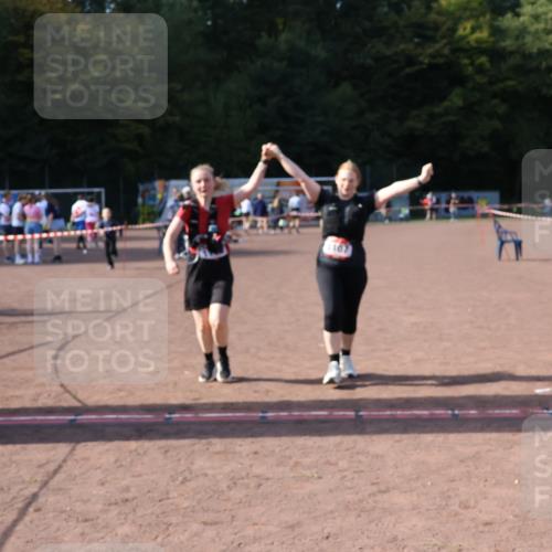 27.09.2026 - 35. Volkslauf durch das schöne Alstertal Strokosch-Dieckow http://msf.ph/oto/10581606 27.09.2026 13:02:30 Ziel 1107, 1108, 2035 meine-sportfotos.de