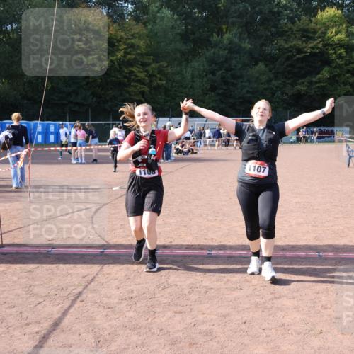27.09.2026 - 35. Volkslauf durch das schöne Alstertal Strokosch-Dieckow http://msf.ph/oto/10581637 27.09.2026 13:02:31 Ziel 1107, 1108, 2035 meine-sportfotos.de
