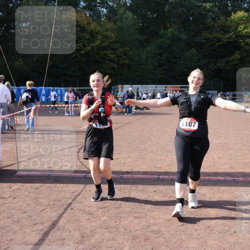 27.09.2026 - 35. Volkslauf durch das schöne Alstertal Strokosch-Dieckow http://msf.ph/oto/10581667 27.09.2026 13:02:31 Ziel 1107, 1108, 2035 meine-sportfotos.de