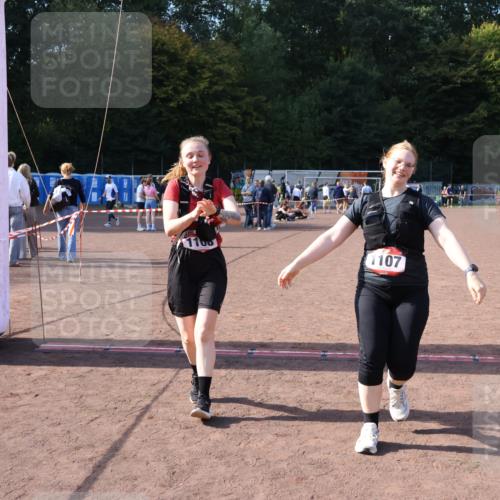 27.09.2026 - 35. Volkslauf durch das schöne Alstertal Strokosch-Dieckow http://msf.ph/oto/10581677 27.09.2026 13:02:31 Ziel 1107, 1108, 2035 meine-sportfotos.de