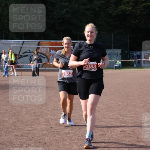 27.09.2026 - 35. Volkslauf durch das schöne Alstertal Strokosch-Dieckow http://msf.ph/oto/10581877 27.09.2026 13:06:14 Ziel 2082, 2083 meine-sportfotos.de
