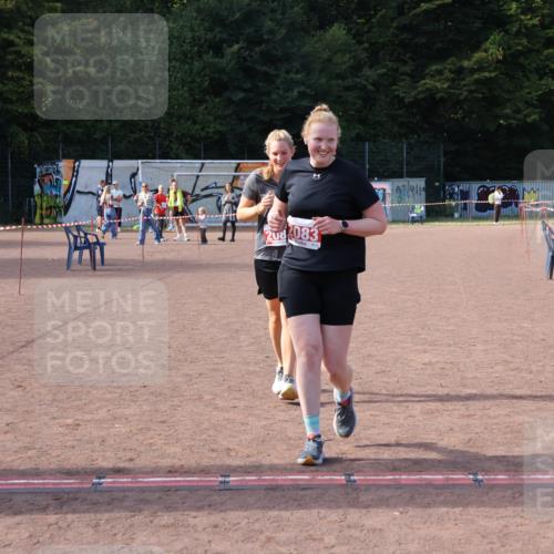 27.09.2026 - 35. Volkslauf durch das schöne Alstertal Strokosch-Dieckow http://msf.ph/oto/10581892 27.09.2026 13:06:15 Ziel 2082, 2083 meine-sportfotos.de