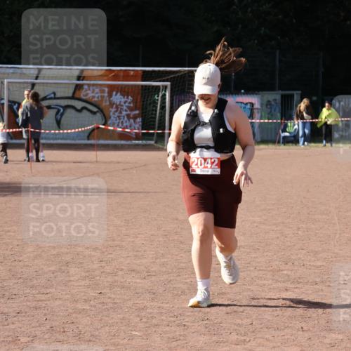 27.09.2026 - 35. Volkslauf durch das schöne Alstertal Strokosch-Dieckow http://msf.ph/oto/10581963 27.09.2026 13:06:47 Ziel 2042 meine-sportfotos.de
