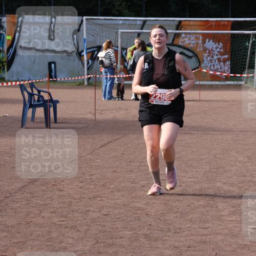 27.09.2026 - 35. Volkslauf durch das schöne Alstertal Strokosch-Dieckow http://msf.ph/oto/10582031 27.09.2026 13:10:17 Ziel 2106, 2109, 2298 meine-sportfotos.de
